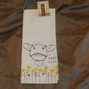 NWT Farmhouse Theme Cow "I herd that" with yellow flowers
